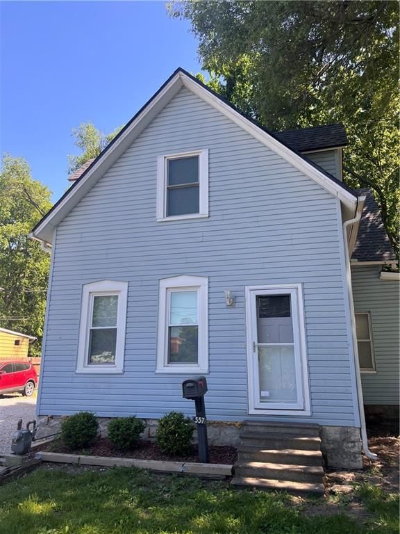 557 E Park Street — photo 1