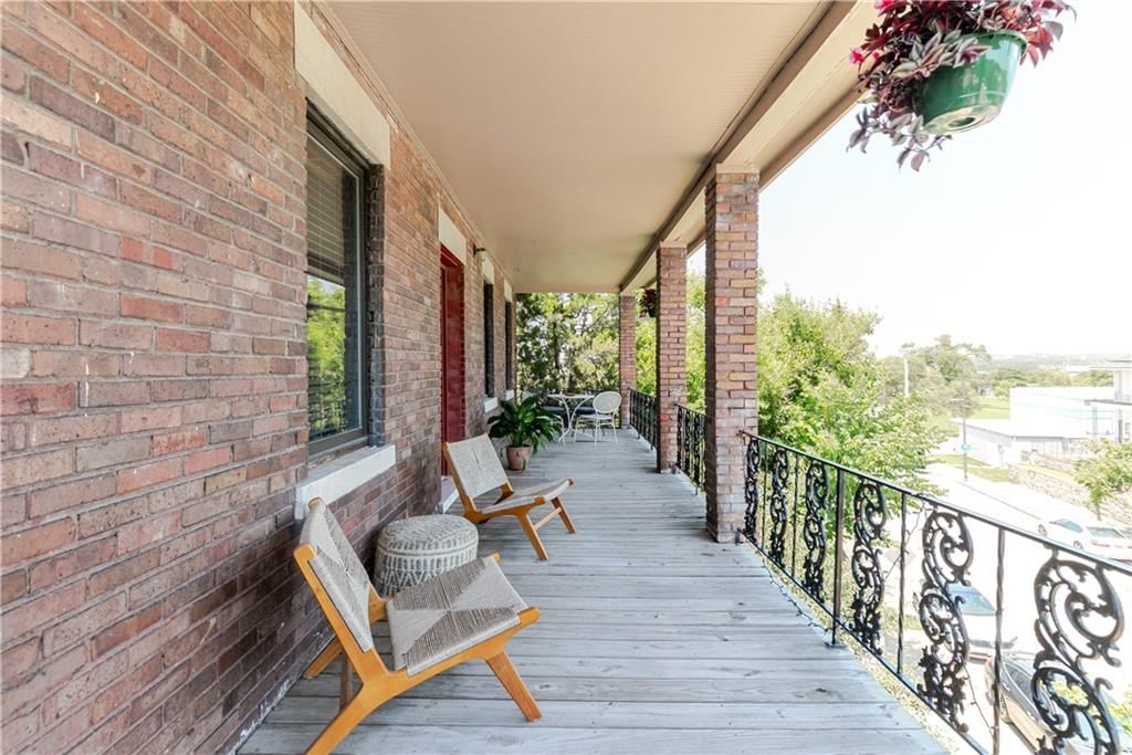 512 TROOST Avenue — photo 10