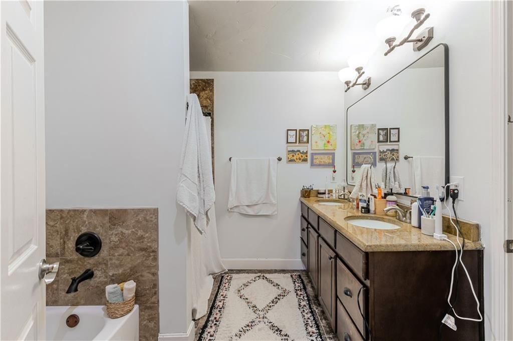 512 TROOST Avenue — photo 11