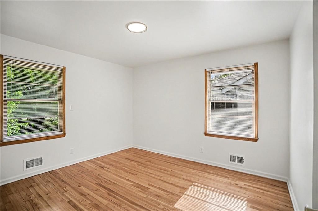 1184 E 77th Terrace — photo 9