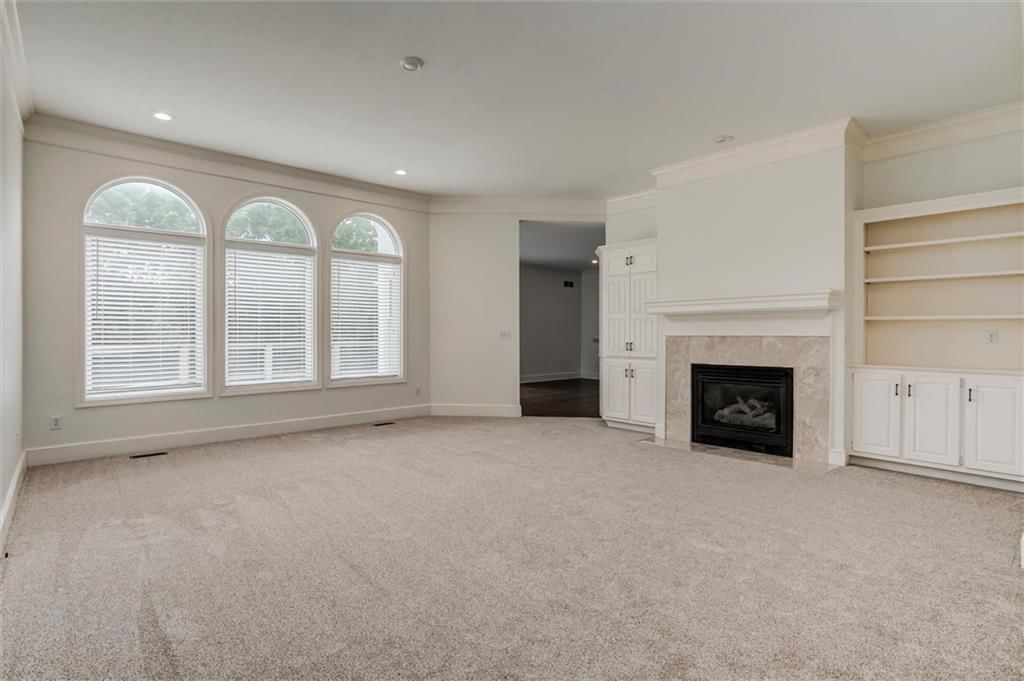 6001 Hallet Street — photo 7