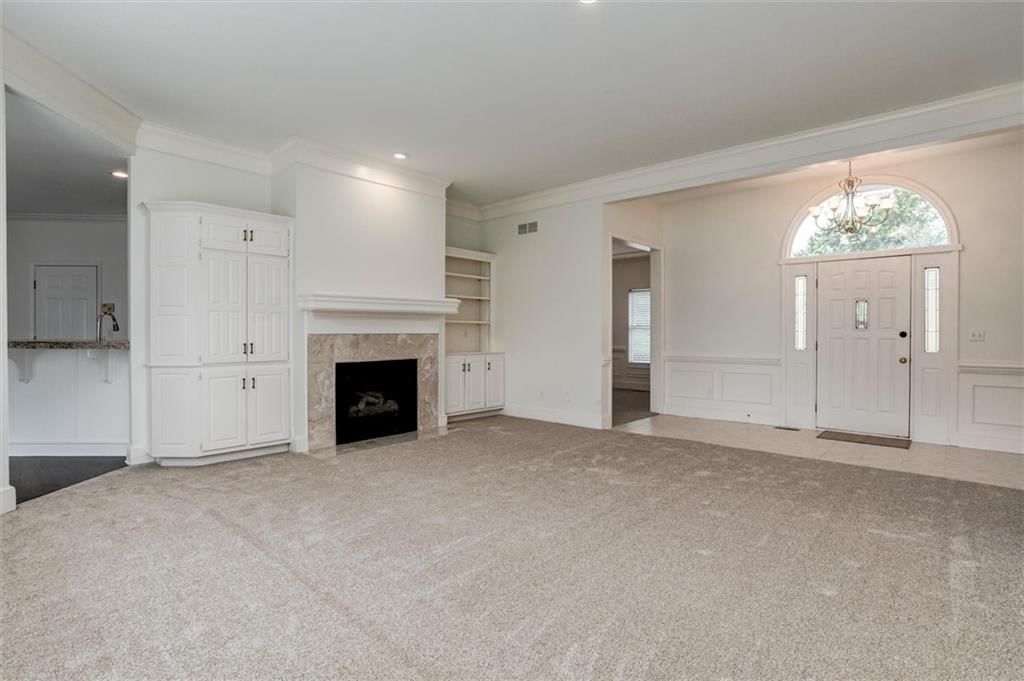 6001 Hallet Street — photo 9