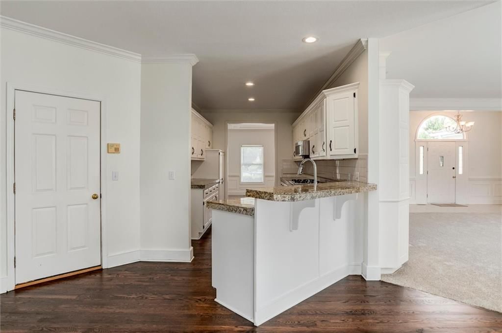 6001 Hallet Street — photo 12