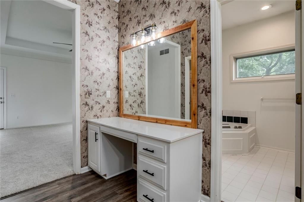 6001 Hallet Street — photo 19