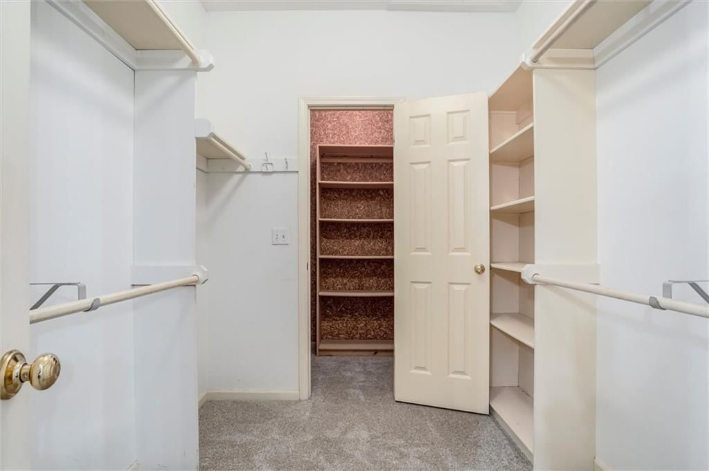 6001 Hallet Street — photo 21