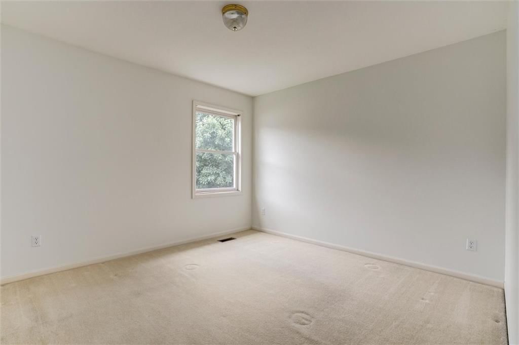 6001 Hallet Street — photo 25