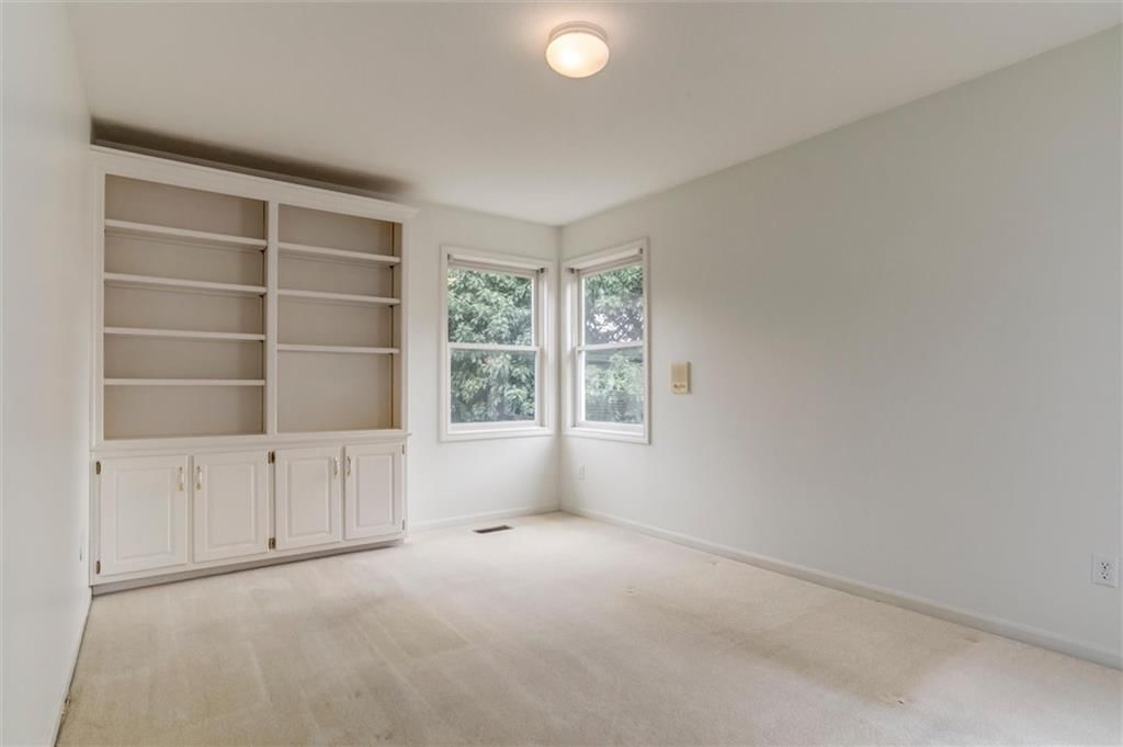 6001 Hallet Street — photo 26