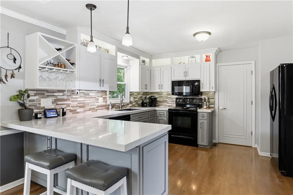 11012 N McGee Street — photo 3