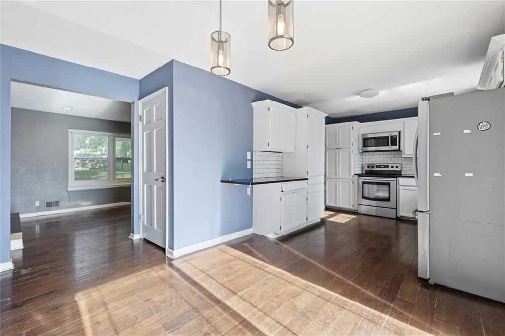 3404 S Grand Avenue — photo 10