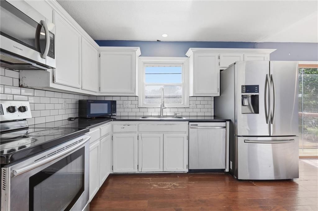 3404 S Grand Avenue — photo 11