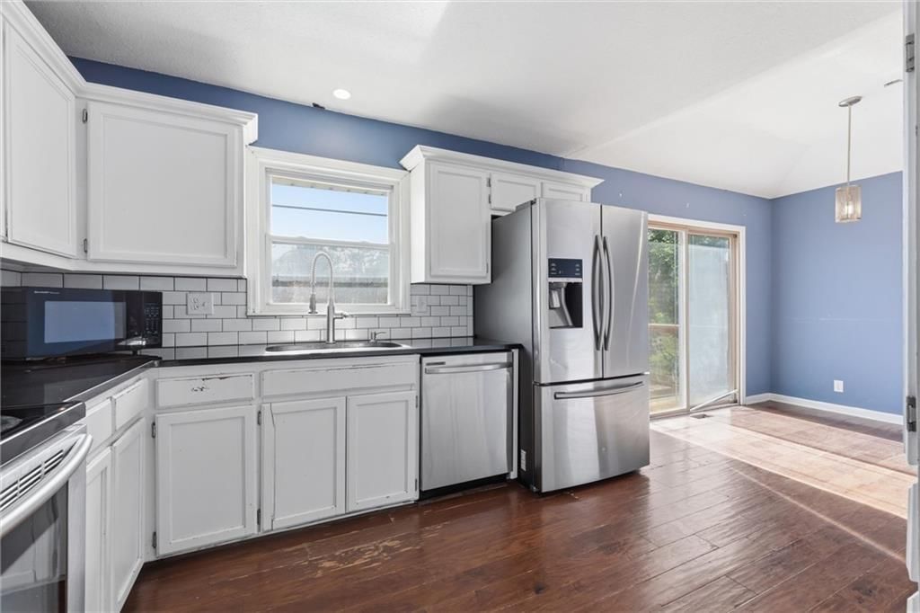 3404 S Grand Avenue — photo 12