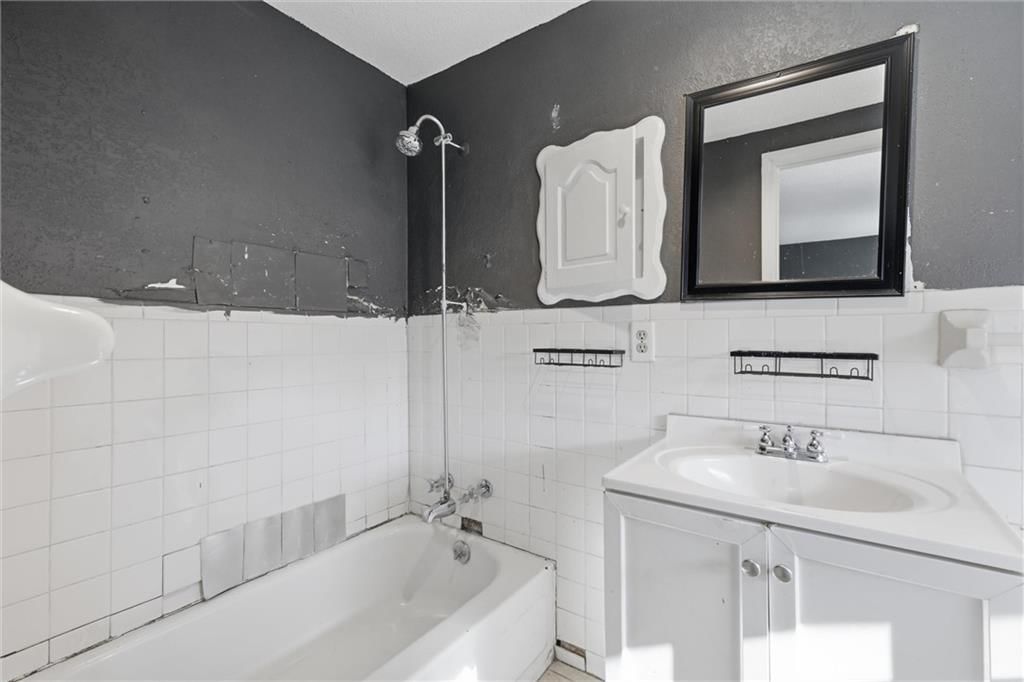 3404 S Grand Avenue — photo 14