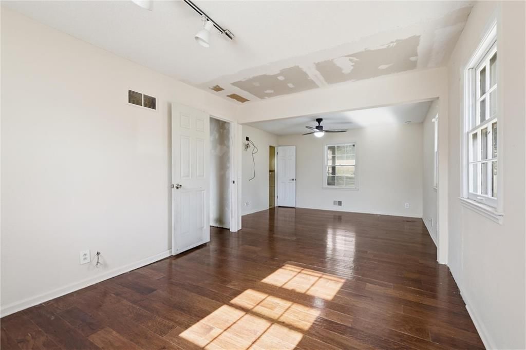 3404 S Grand Avenue — photo 19