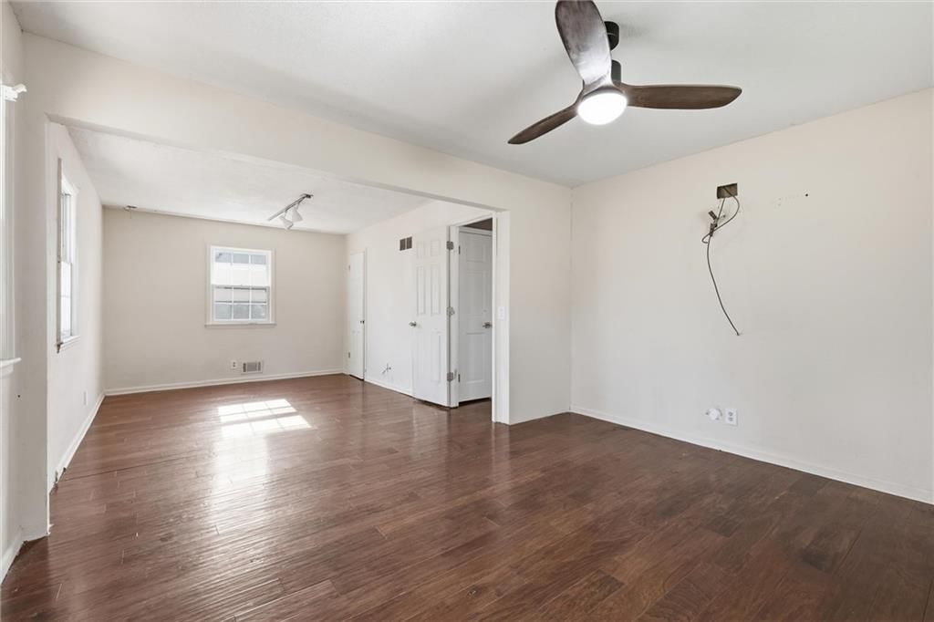 3404 S Grand Avenue — photo 20