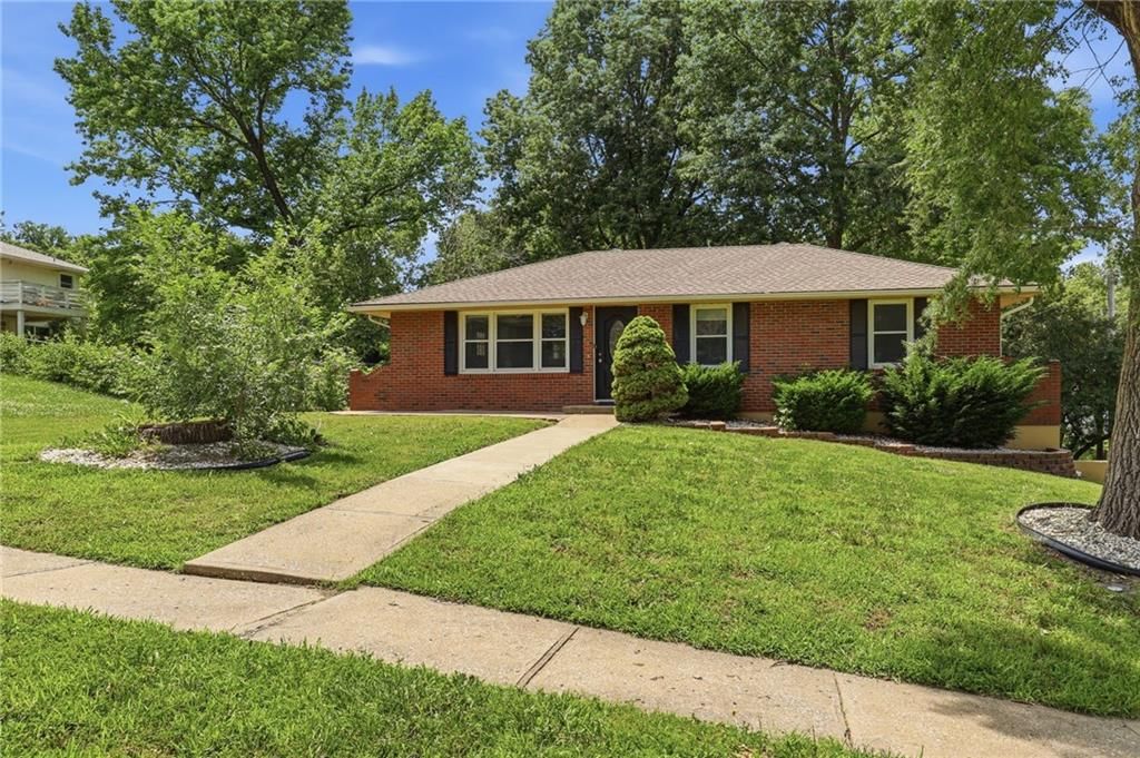 8506 Maple Avenue — photo 3