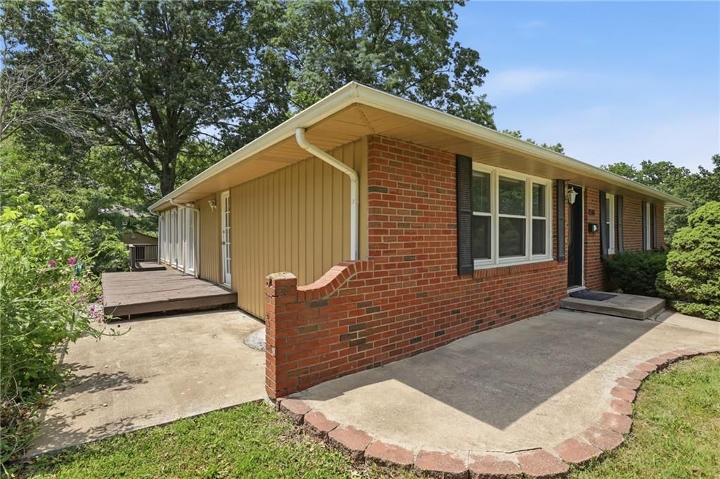 8506 Maple Avenue — photo 4
