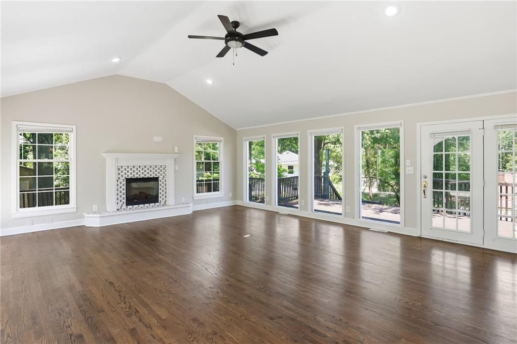 8506 Maple Avenue — photo 15