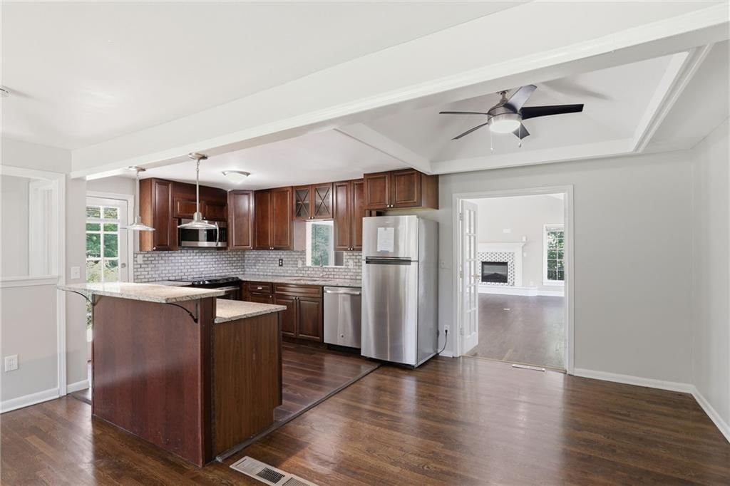 8506 Maple Avenue — photo 21