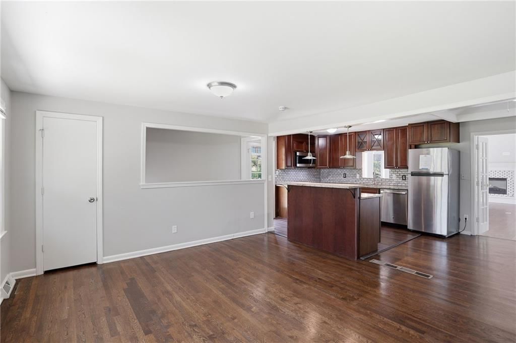 8506 Maple Avenue — photo 22