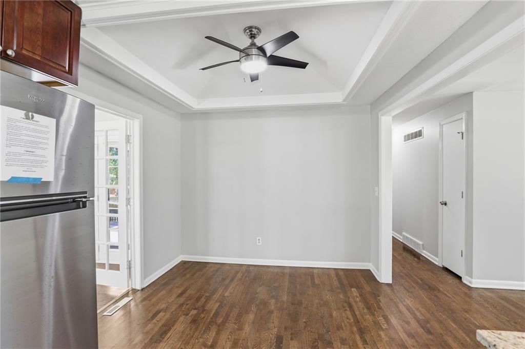 8506 Maple Avenue — photo 24