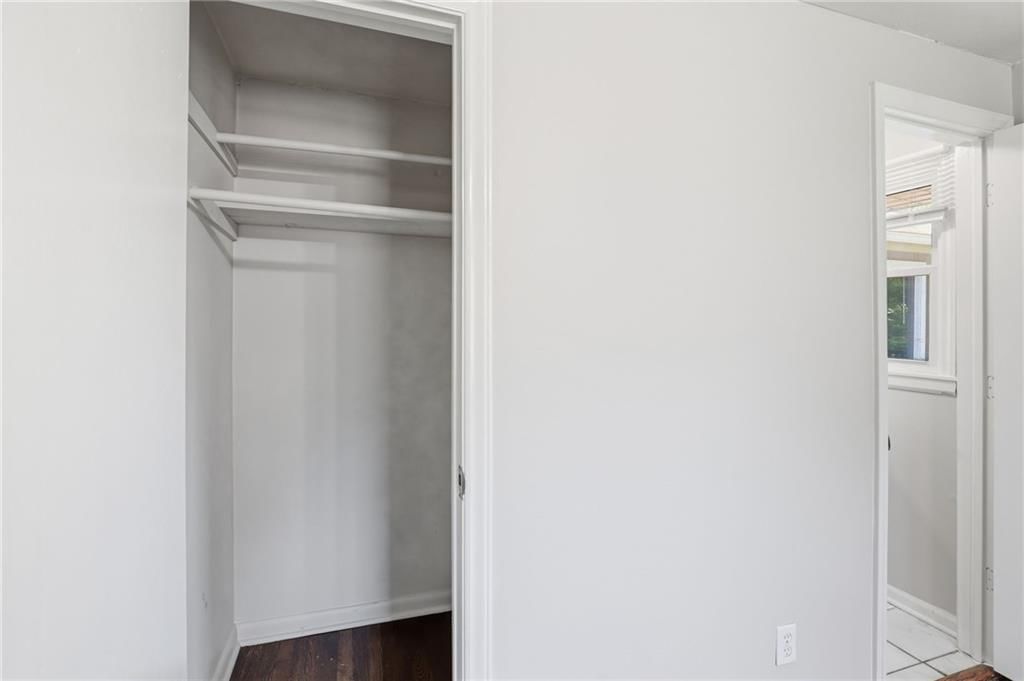 8506 Maple Avenue — photo 37