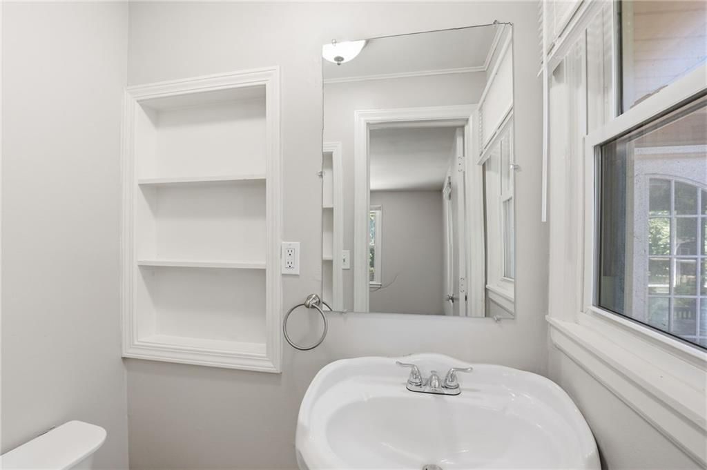 8506 Maple Avenue — photo 38