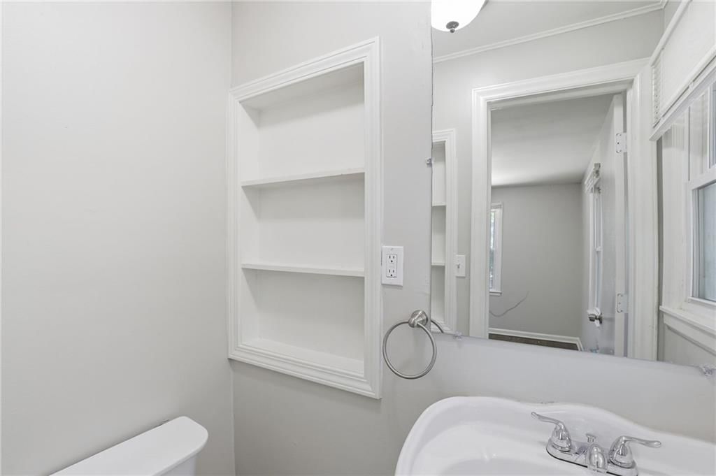 8506 Maple Avenue — photo 39