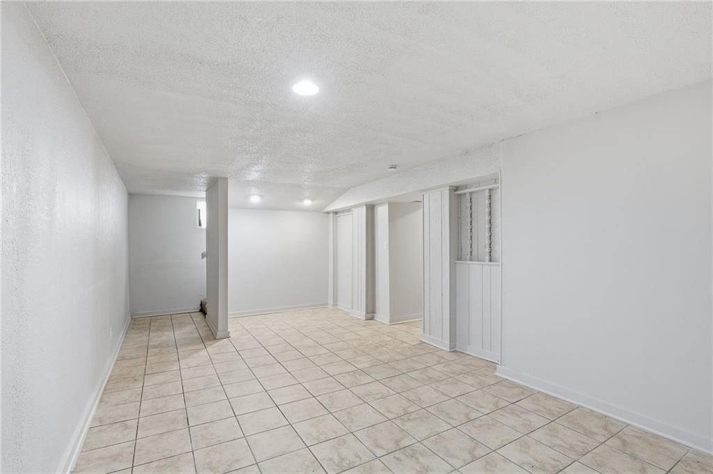 8506 Maple Avenue — photo 44