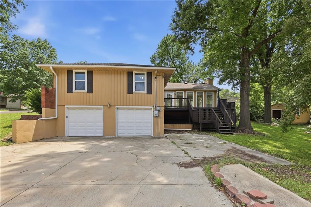 8506 Maple Avenue — photo 46