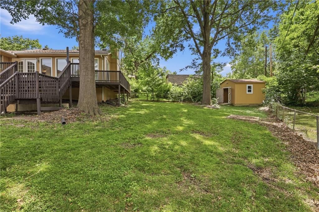 8506 Maple Avenue — photo 48