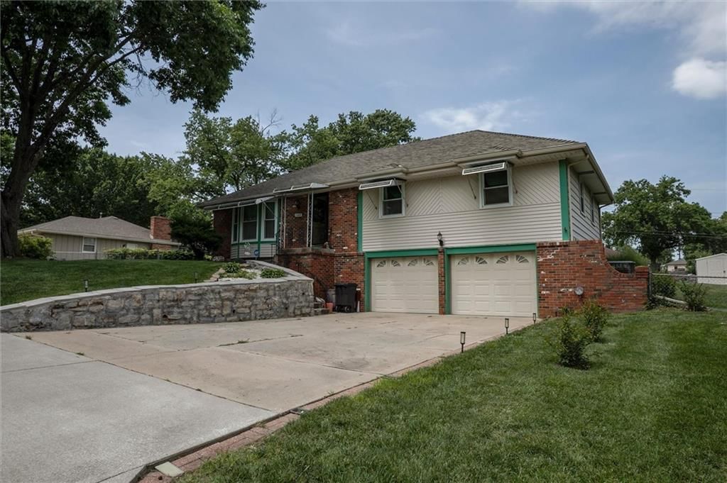 7912 Elizabeth Avenue — photo 2