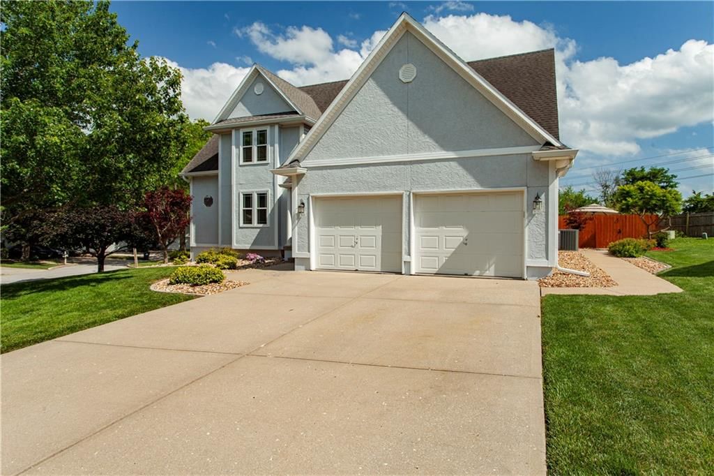1124 NE Waterfield Village Drive — photo 2
