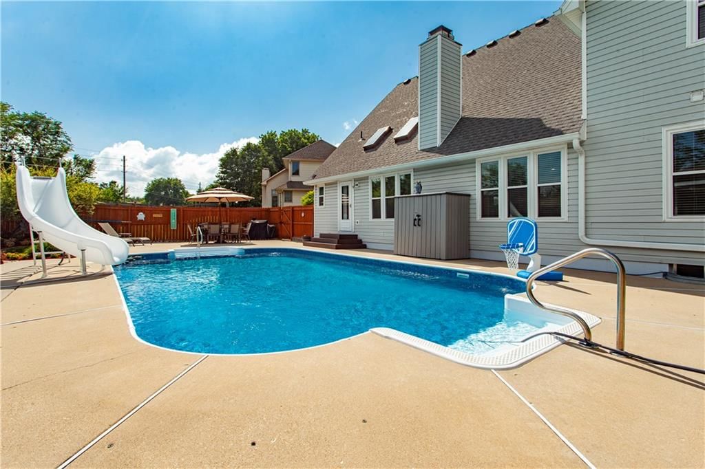 1124 NE Waterfield Village Drive — photo 10