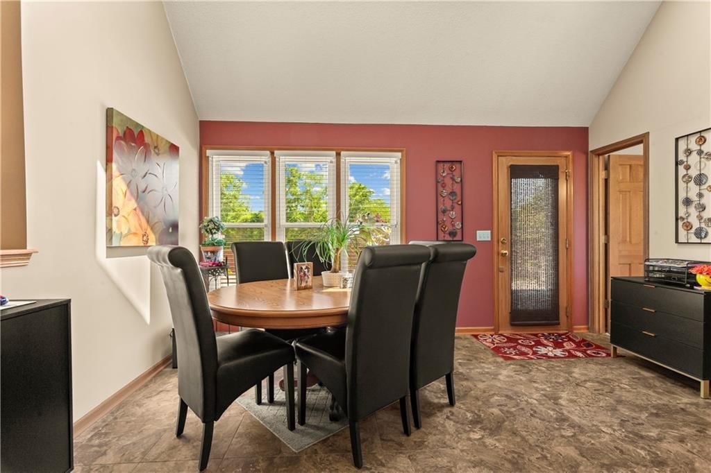 1124 NE Waterfield Village Drive — photo 26