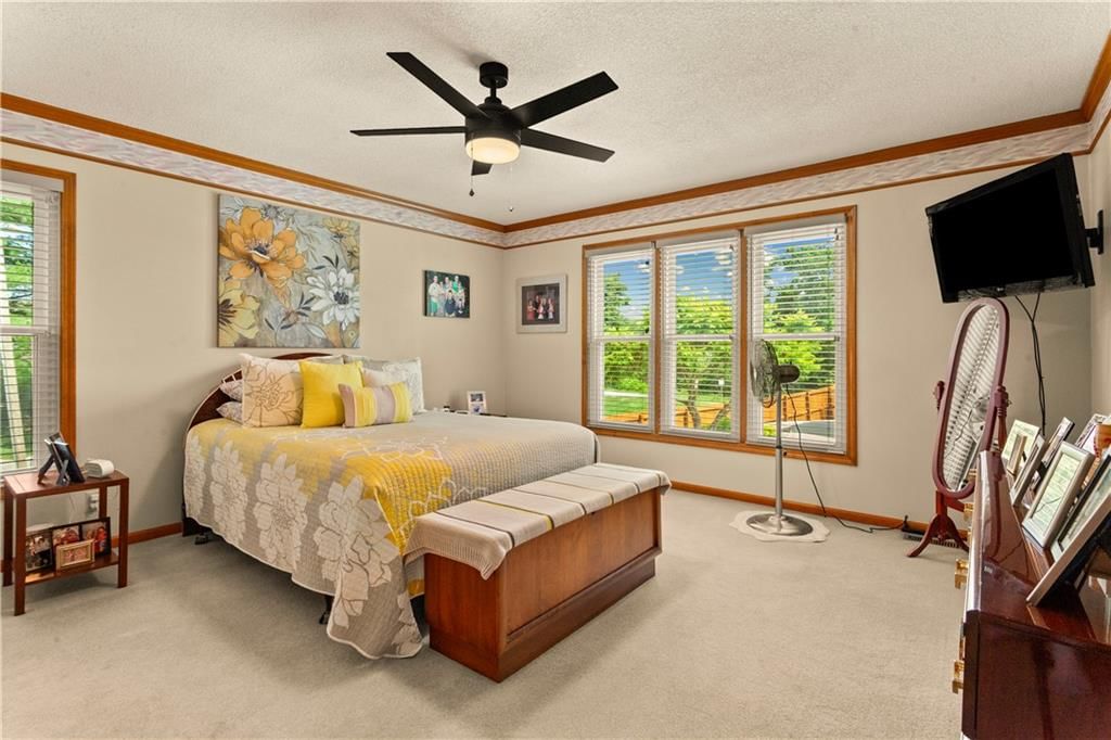 1124 NE Waterfield Village Drive — photo 28