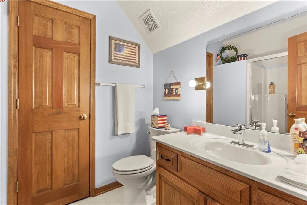 1124 NE Waterfield Village Drive — photo 35