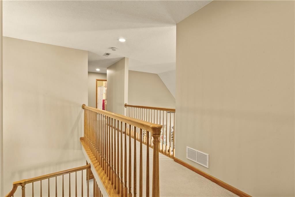 1124 NE Waterfield Village Drive — photo 38