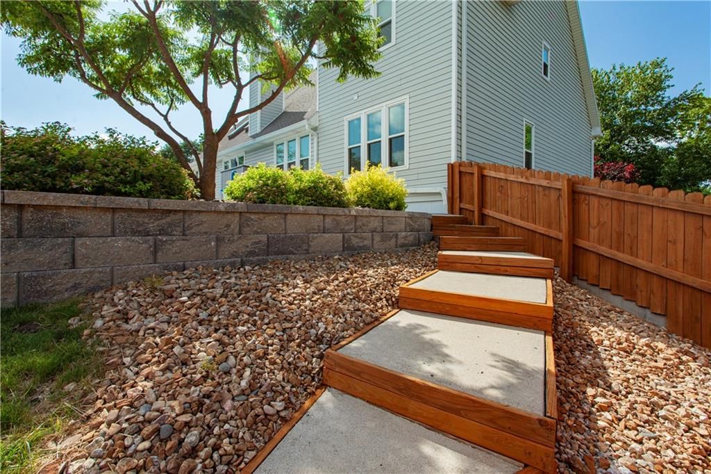 1124 NE Waterfield Village Drive — photo 47