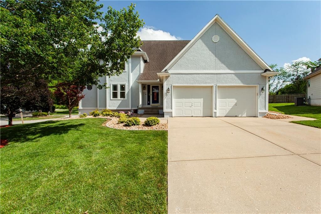 1124 NE Waterfield Village Drive — photo 49