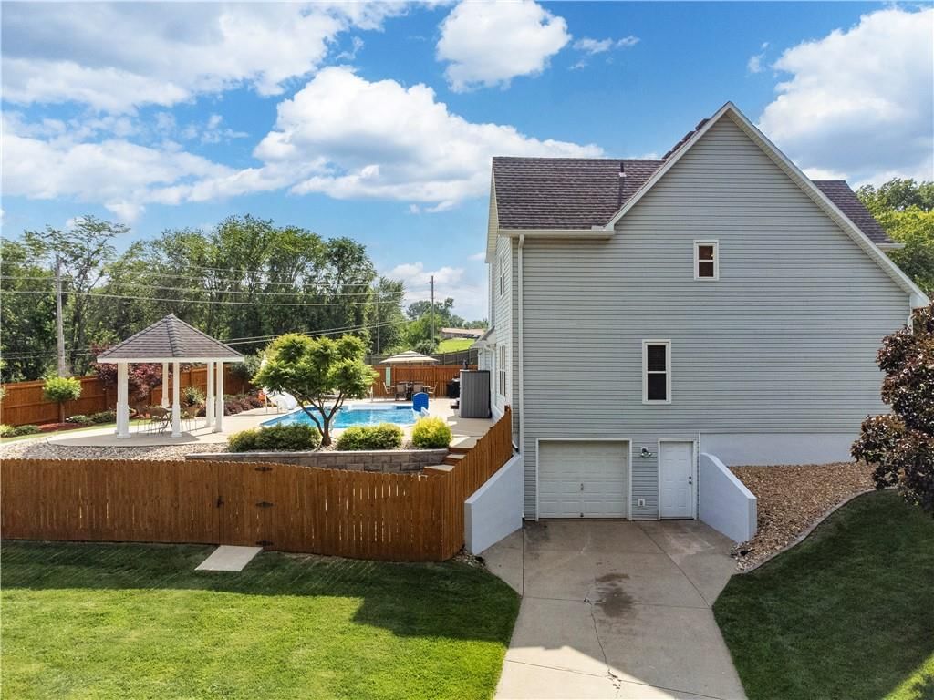 1124 NE Waterfield Village Drive — photo 51