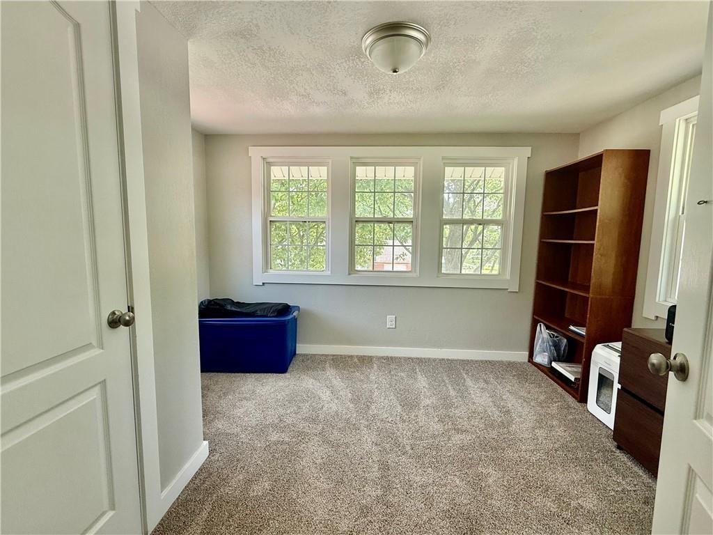 410 S Institute Street — photo 33