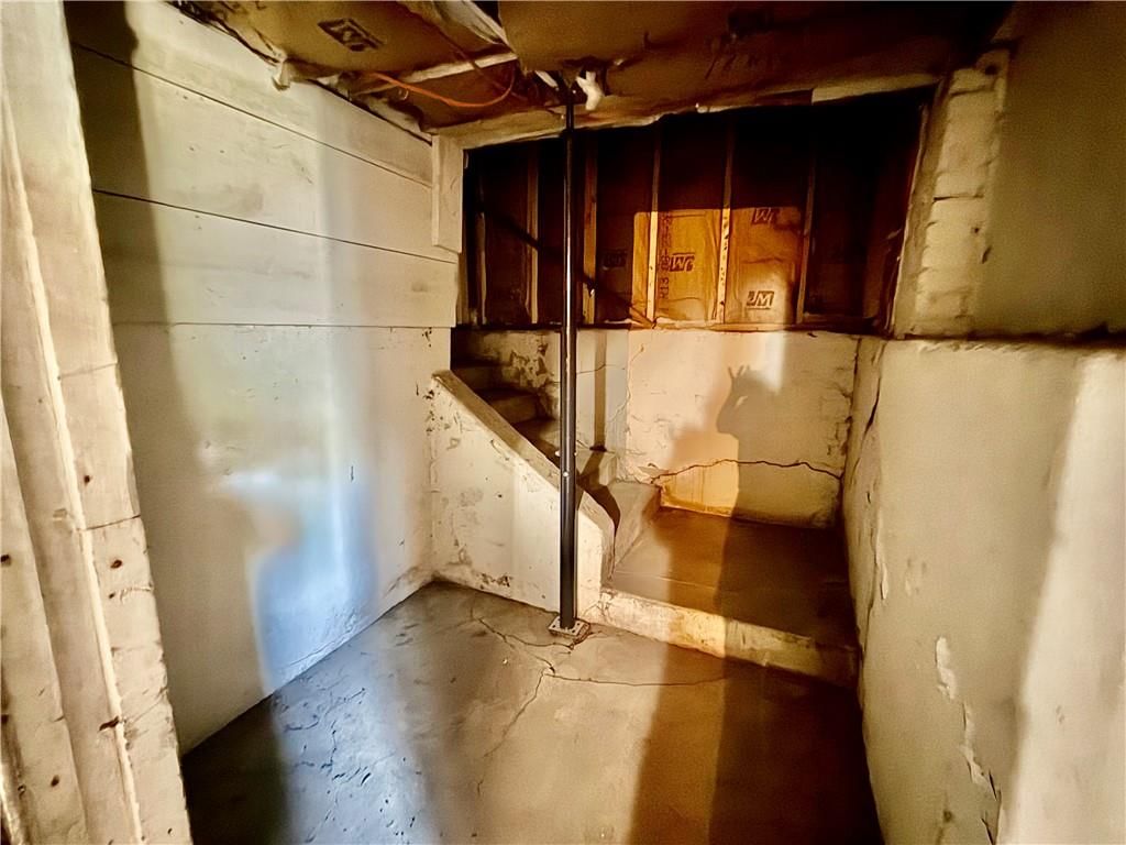 410 S Institute Street — photo 37