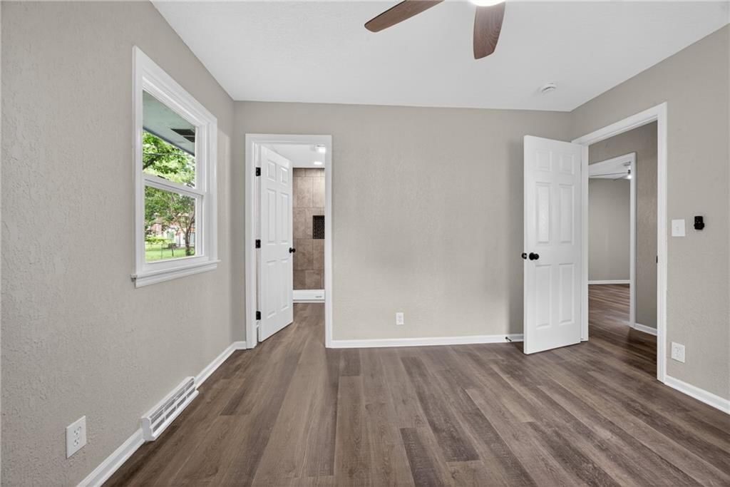 302 NE Corder Street — photo 11