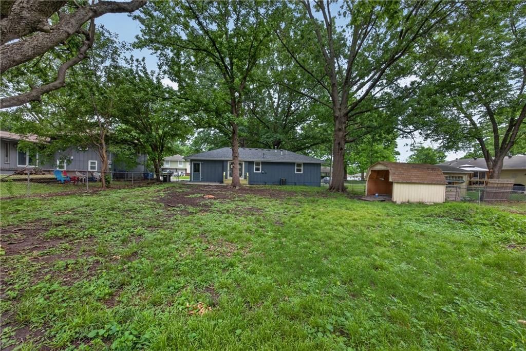 302 NE Corder Street — photo 19