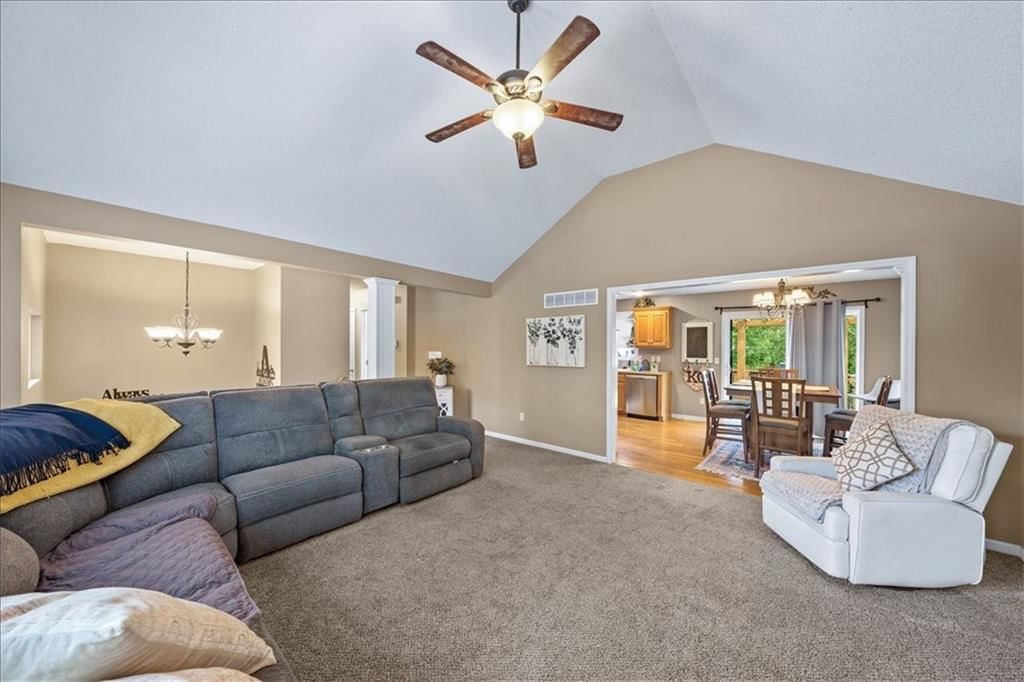 958 NW Maplewood Court — photo 6