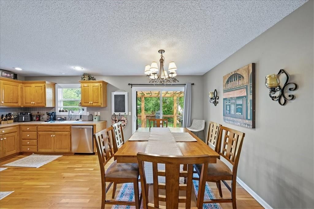 958 NW Maplewood Court — photo 7