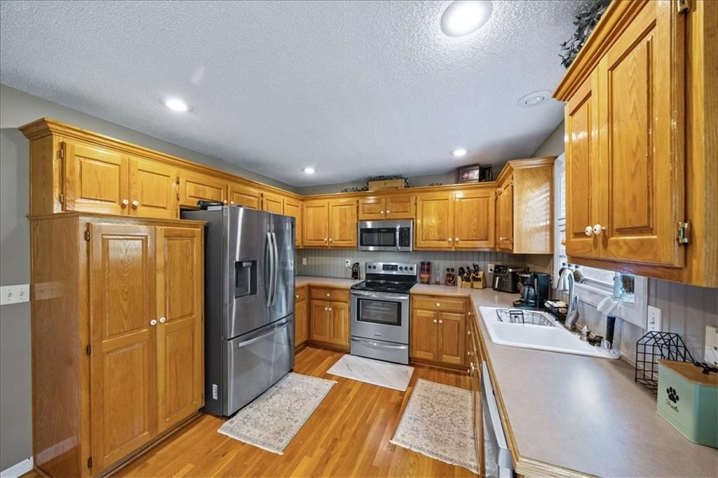 958 NW Maplewood Court — photo 9
