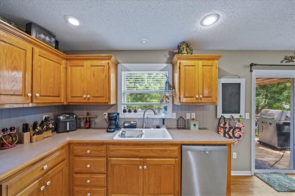 958 NW Maplewood Court — photo 11