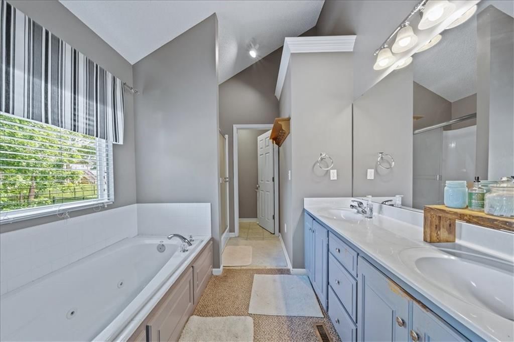 958 NW Maplewood Court — photo 16