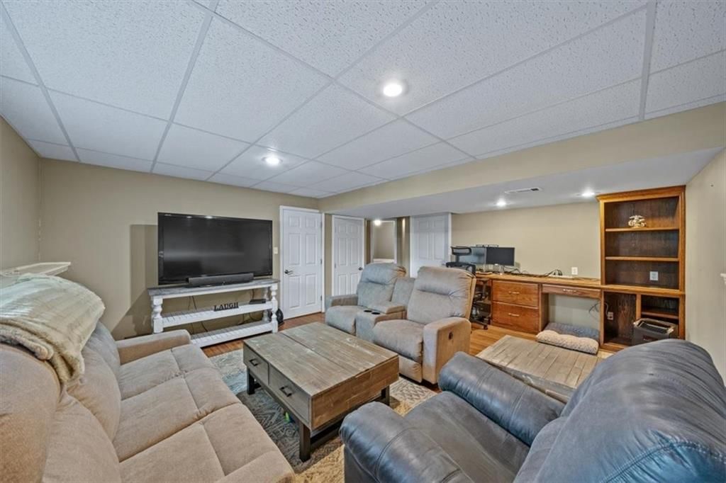 958 NW Maplewood Court — photo 24